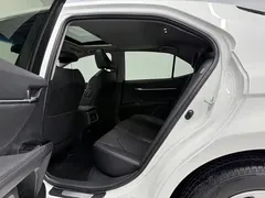 2023 Toyota Camry 2.0G Luxury, белый — фото 8