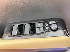 2023 Toyota Alphard Hybrid 2.5L, белый — фото 18