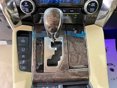 2023 Toyota Alphard Hybrid 2.5L, белый — фото 25