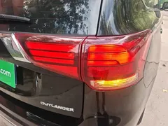 2021 Mitsubishi Outlander 2.0L 2WD 5, чёрный — фото 8