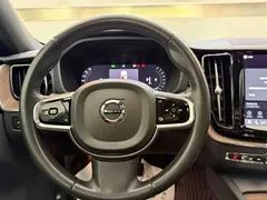 2022 Volvo XC60 B5 4WD Luxury — фото 7