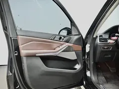 2022 BMW X5 30Li M, чёрный — фото 17