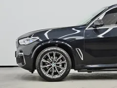 2022 BMW X5 30Li M, чёрный — фото 23