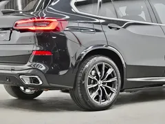 2022 BMW X5 30Li M, чёрный — фото 32