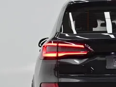 2022 BMW X5 30Li M, чёрный — фото 36