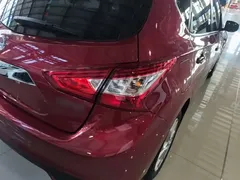 2021 Nissan Tiida 1.6L CVT — фото 8