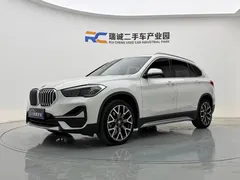 2021 BMW X1 Premium, белый — фото 1