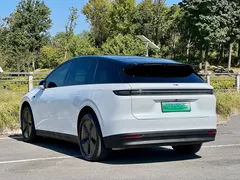 2025 Li Auto i6 2WD Standard, белый — фото 7