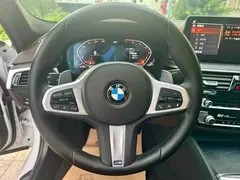 2021 BMW 5 Series 5 530Li M, белый — фото 7
