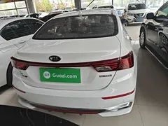 2021 Kia Cerato 1.4T DCT GT-Line Sport, белый — фото 6