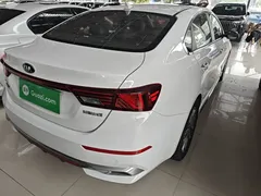 2021 Kia Cerato 1.4T DCT GT-Line Sport, белый — фото 8