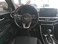 2021 Kia Cerato 1.4T DCT GT-Line Sport, белый — фото 11