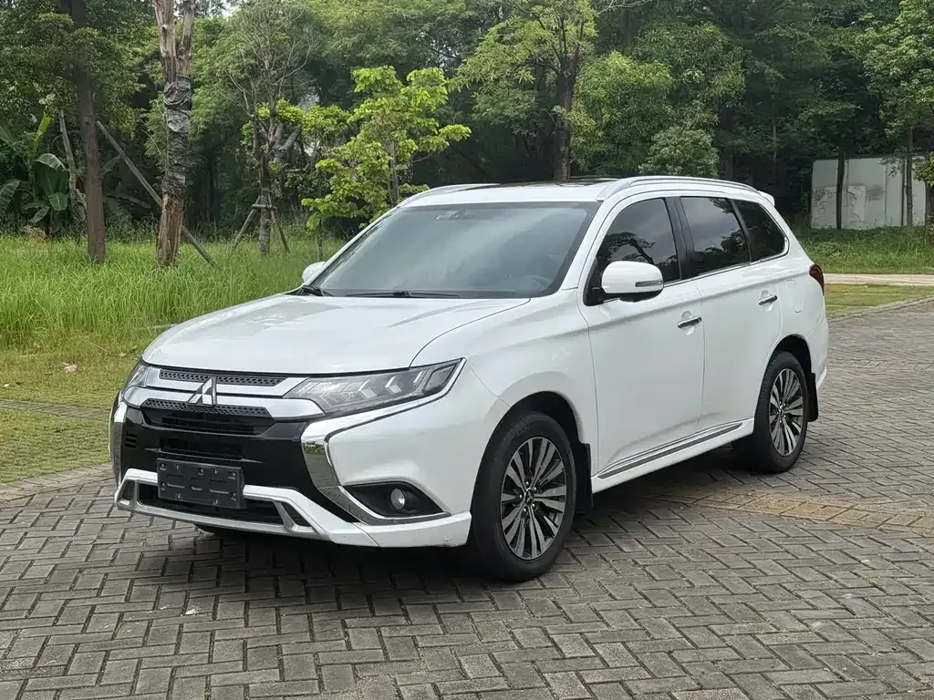 2021 Mitsubishi Outlander 2.4L 4WD 7
