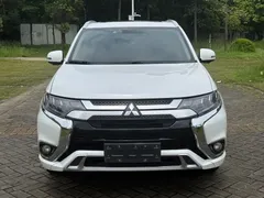 2021 Mitsubishi Outlander 2.4L 4WD 7, белый — фото 2