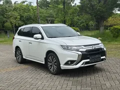 2021 Mitsubishi Outlander 2.4L 4WD 7, белый — фото 3
