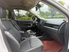 2021 Mitsubishi Outlander 2.4L 4WD 7, белый — фото 9