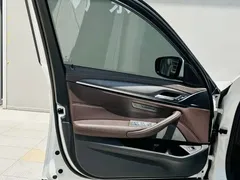 2022 BMW 5 Series 5 530Li xDrive M, белый — фото 20