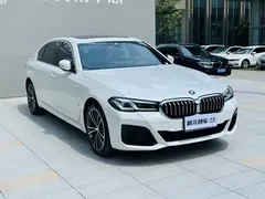 2023 BMW 5 Series 5 530Li M, белый — фото 3