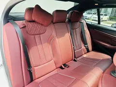 2023 BMW 5 Series 5 530Li M, белый — фото 8