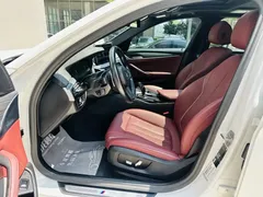 2023 BMW 5 Series 5 530Li M, белый — фото 11