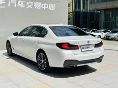 2023 BMW 5 Series 5 530Li M, белый — фото 16