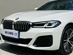 2023 BMW 5 Series 5 530Li M, белый — фото 19