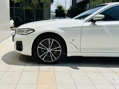 2023 BMW 5 Series 5 530Li M, белый — фото 21