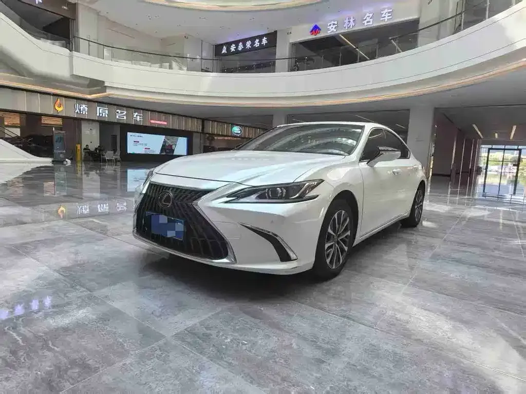 2022 Lexus ES 200