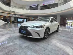 2022 Lexus ES 200, белый — фото 1