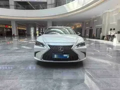 2022 Lexus ES 200, белый — фото 2