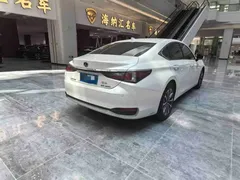 2022 Lexus ES 200, белый — фото 6