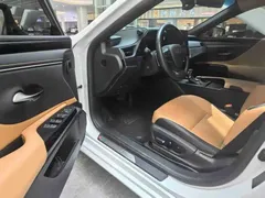 2022 Lexus ES 200, белый — фото 7