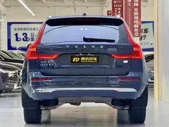 2023 Volvo XC60 T8 PHEV Long Range 4WD Luxury, синий — фото 4
