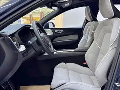 2023 Volvo XC60 T8 PHEV Long Range 4WD Luxury, синий — фото 8