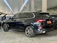 2022 BMW X5 40Li M, чёрный — фото 15