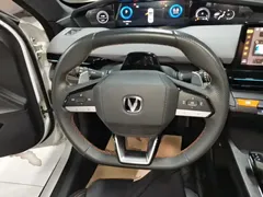 2022 Changan UNI-V 1.5T Premium, белый — фото 7