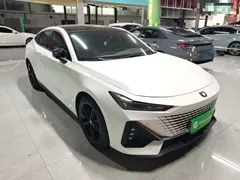 2022 Changan UNI-V 1.5T Premium, белый — фото 22