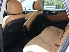 2023 Hongqi HS5 2.0T 4WD Pro — фото 26