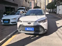 2023 Toyota Frontlander 2.0L CVT Advanced, белый — фото 2