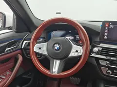 2022 BMW 5 Series 5 525Li M, белый — фото 7