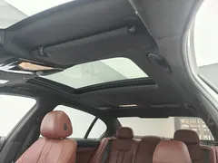 2022 BMW 5 Series 5 525Li M, белый — фото 11