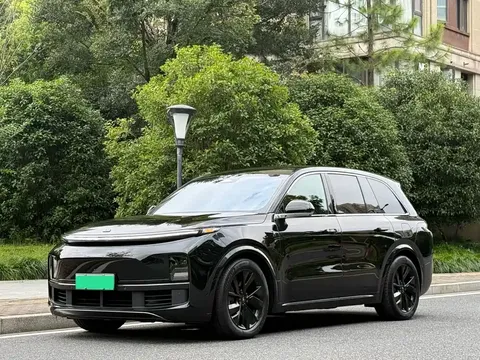 2023 Li Auto L8