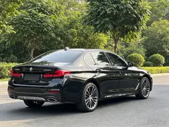 2022 BMW 5 Series 5 530Li M, чёрный — фото 16