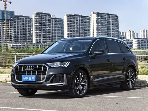 2023 Audi Q7 55 TFSI quattro S line