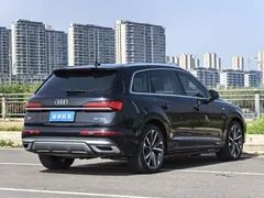 2023 Audi Q7 55 TFSI quattro S line, чёрный — фото 7