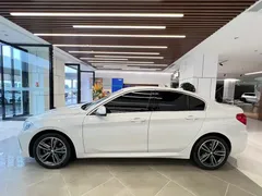 2021 BMW 1 Series 120i M Sport, белый — фото 3