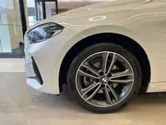 2021 BMW 1 Series 120i M Sport, белый — фото 4
