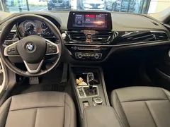 2021 BMW 1 Series 120i M Sport, белый — фото 10