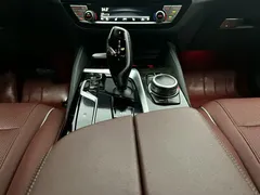 2022 BMW 5 Series 530Li Leading M Sport Package, чёрный — фото 12