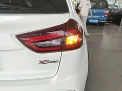 2021 Geely Vision X3 1.5L CVT Premium, белый — фото 8